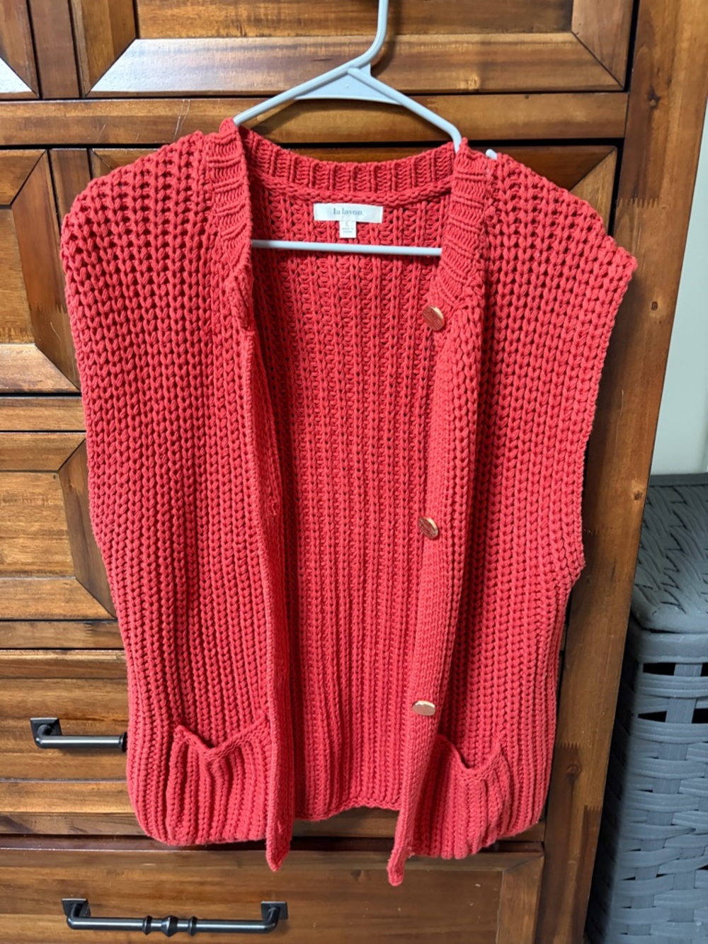 Three Bird Nest Coral Knit Sleeveless Button Cardigan